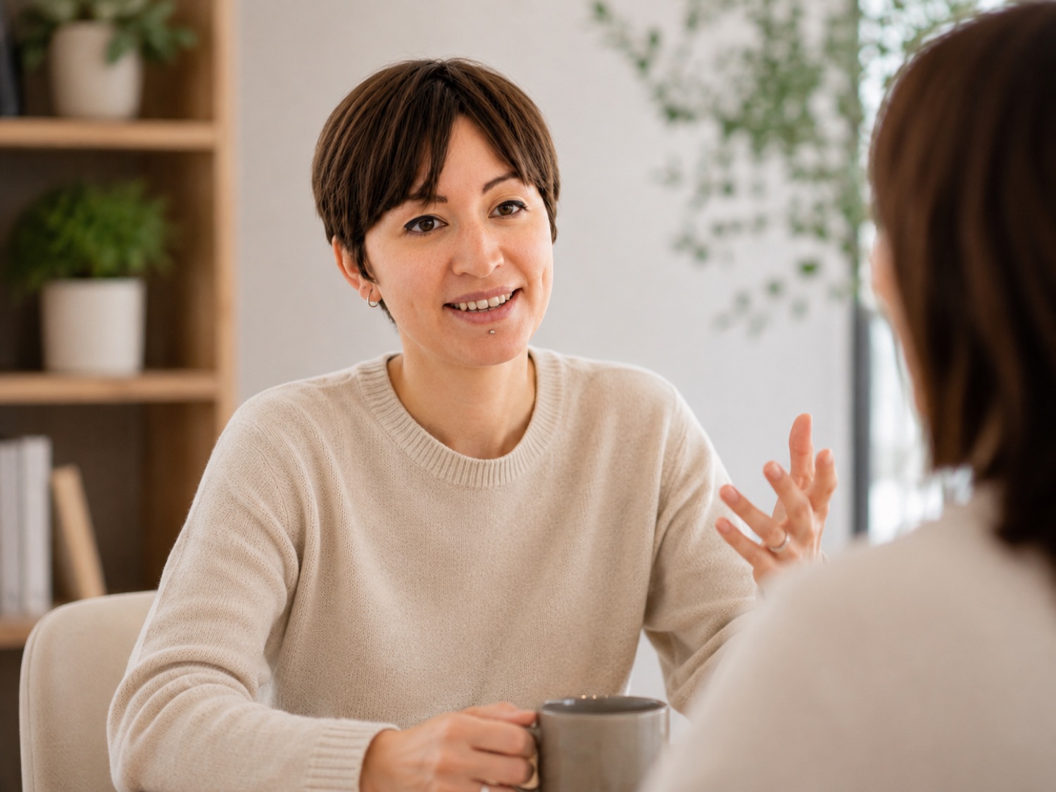 Giulia Vichi in conversation with a client